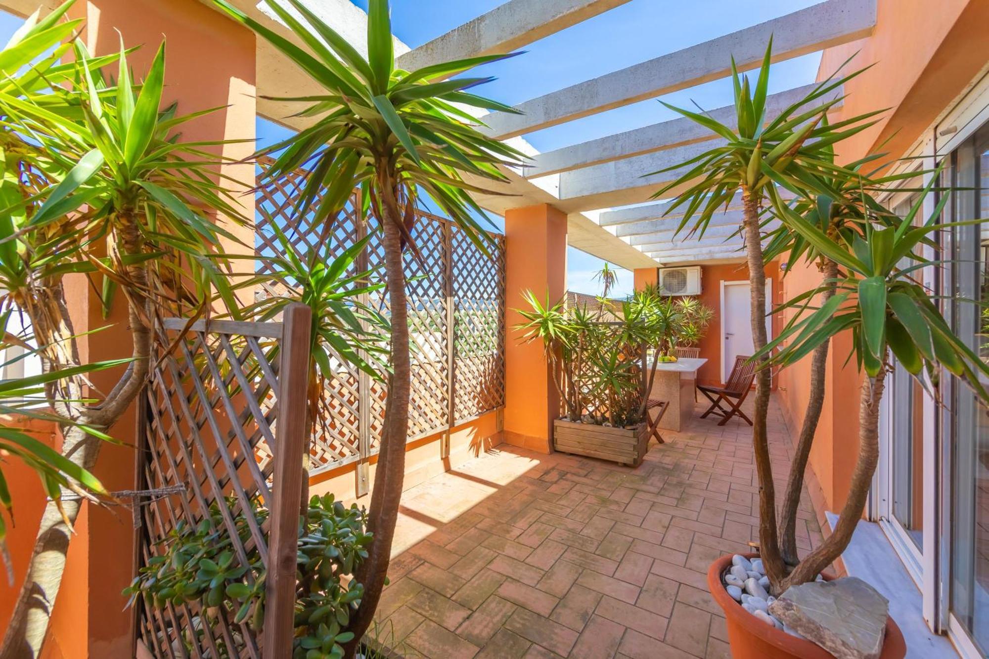 Penthouse La Marina Apartment *