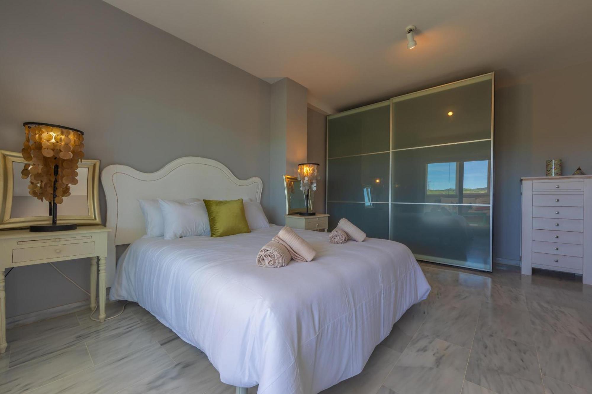 Penthouse La Marina Apartment *